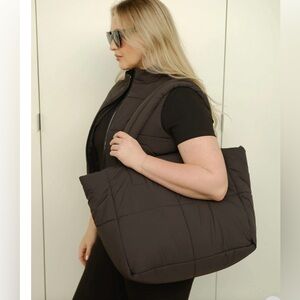 On the Go Puffy Bag in Midnight Black